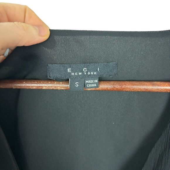 ECI New York Black Semi-Sheer Short Sleeve Blouse Women's Small V-Neck - Picture 5 of 6